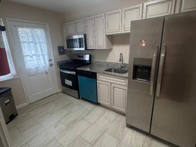 Townhouse for rent in Perring Loch, Baltimore