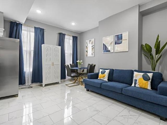 Townhouse for rent in Hudson, New Jersey