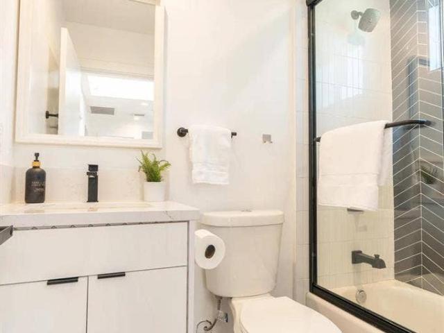 Apartment for rent in Canoga Park, California