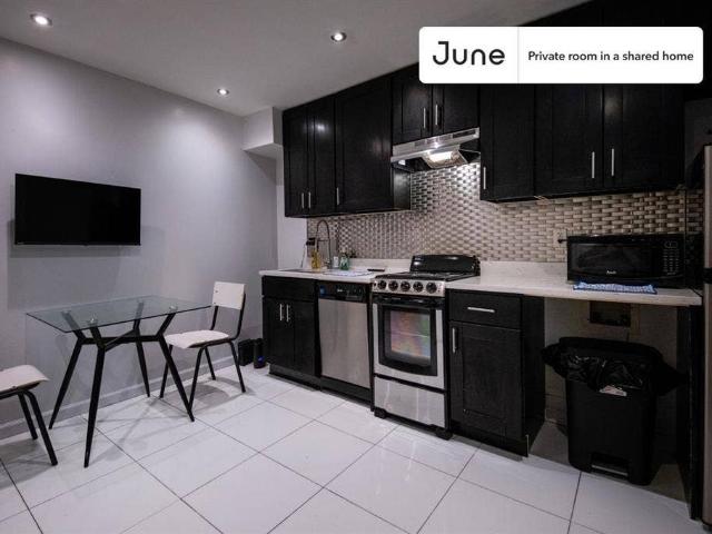Room for rent in Arverne, New York