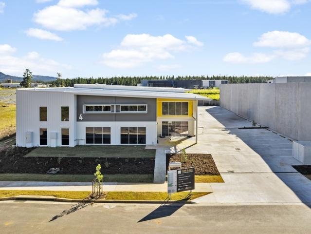 Warehouse for rent in Kings Creek, Queensland