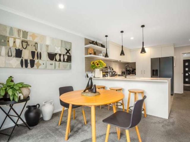 Townhouse for rent in Whitby, Porirua