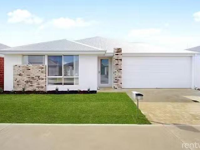 House for rent in Lakelands