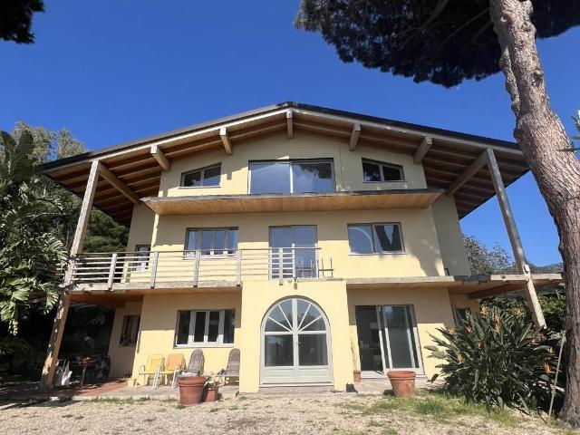 Casa in vendita a Rio, Toscana