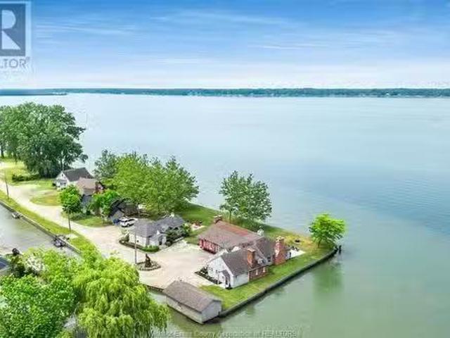 House for sale in Amherstburg, Ontario
