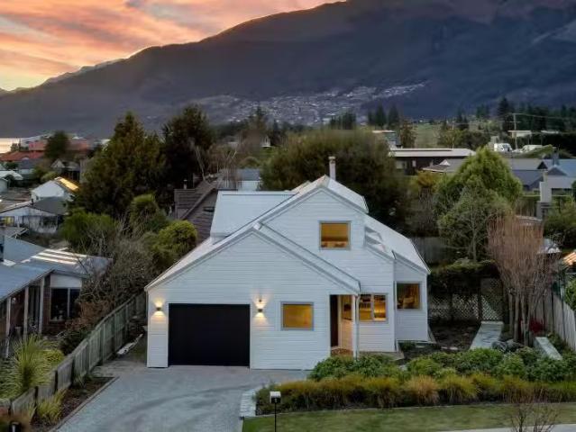 House for sale in Otakou
