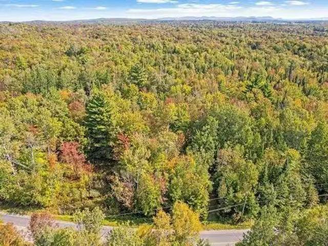 House for sale in Magog