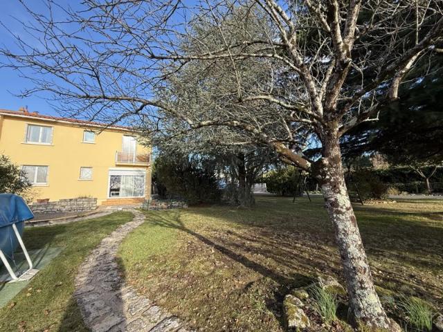 Maison vente à France métropolitaine, Saintes