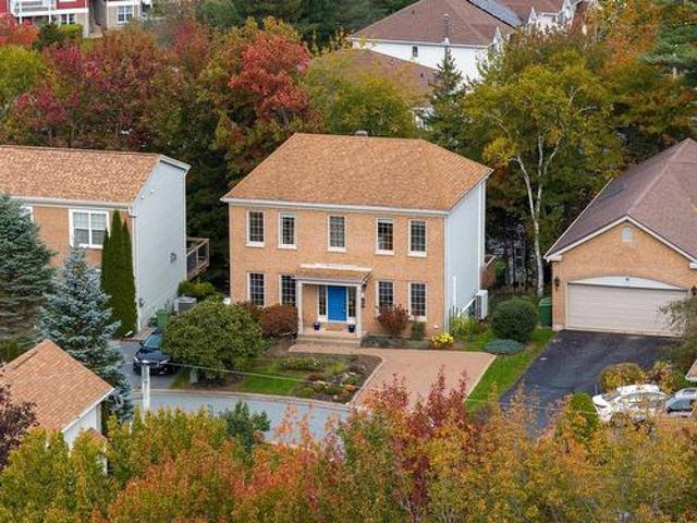 House for sale in Paper Mill Lake, Bedford