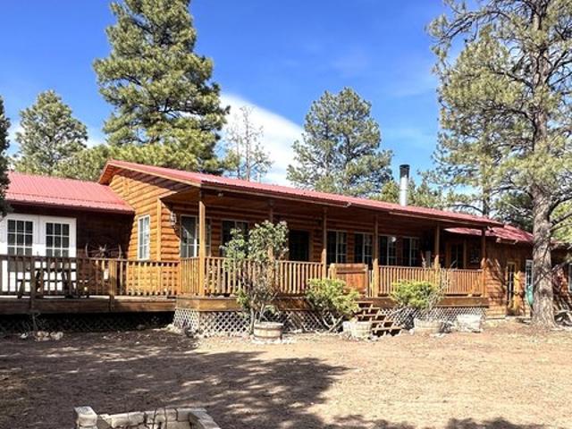 House for sale in Nutrioso, Arizona