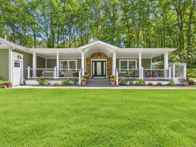 House for sale in Setauket, Town of Brookhaven
