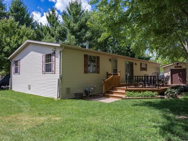 House for sale in Juneau, Wisconsin