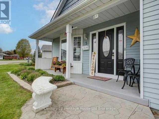 House for sale in Tillsonburg, Ontario