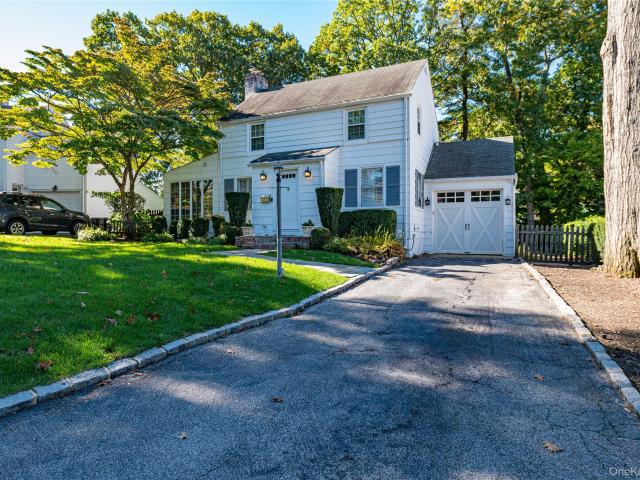 House for sale in Glenwood Landing, Nassau County