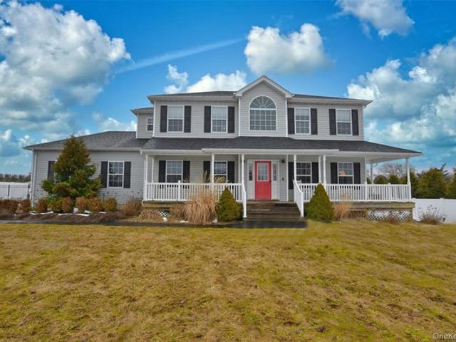 House for sale in Centereach, New York