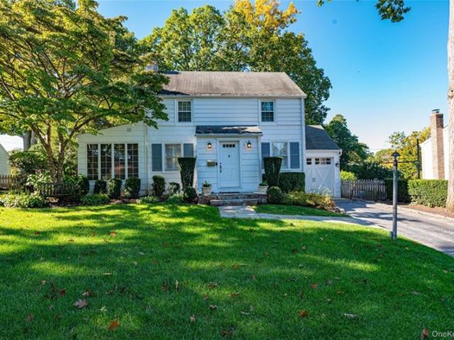 House for sale in Glen Head, Nassau County