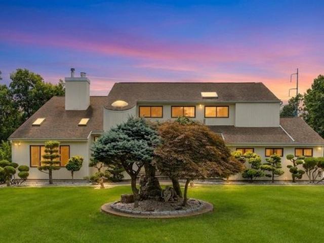 House for sale in Huntington, New York
