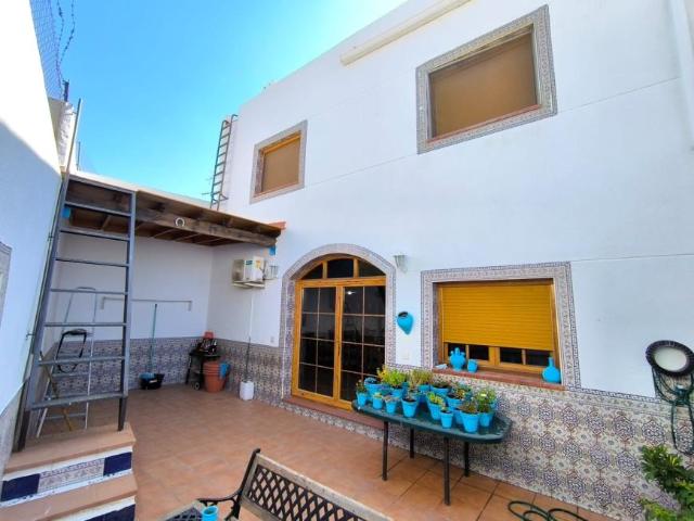 Casa en venta en María Moliner, l'Alt Vinalopó / El Alto Vinalopó