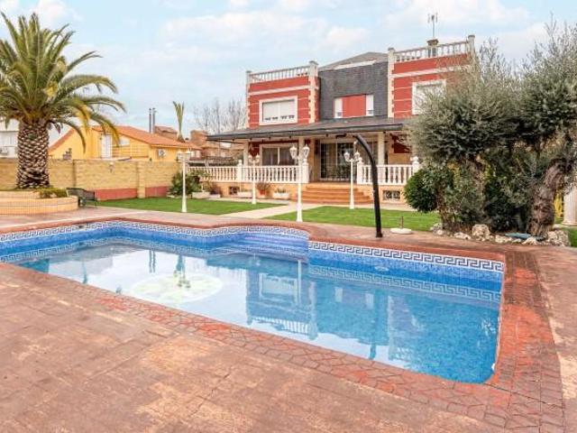 Casa en venta en Arroyomolinos, Madrid