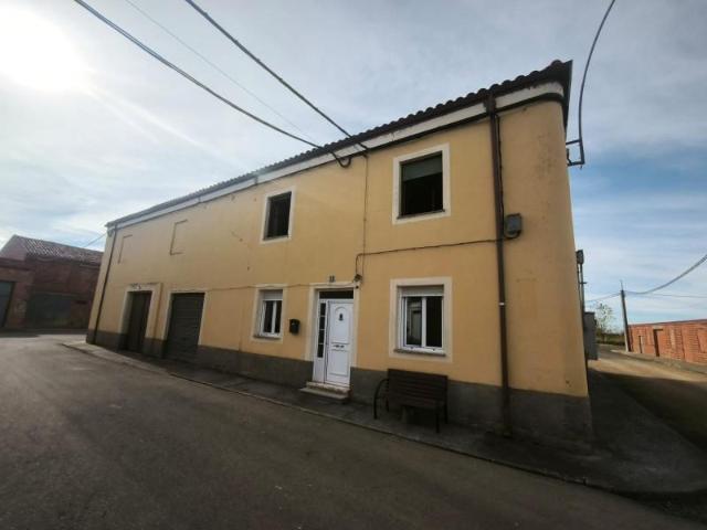 Casa en venta en San Pedro Bercianos, Castilla y León