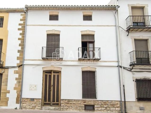 Casa en venta en Sabiote, Andalucía