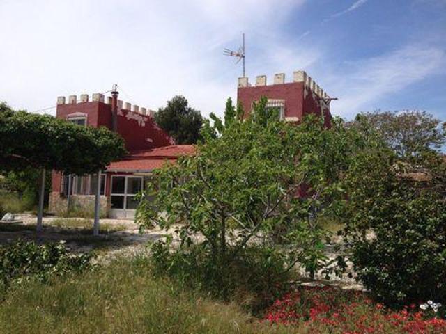 Casa en venta en María Moliner, l'Alt Vinalopó / El Alto Vinalopó