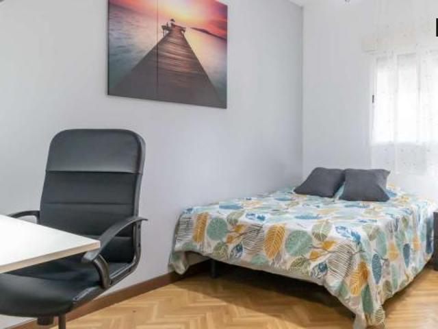 Habitación en alquiler en Alcalá De Henares, Distrito V