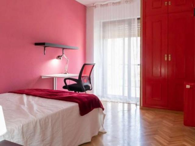 Habitación en alquiler en Alcalá De Henares, Distrito V