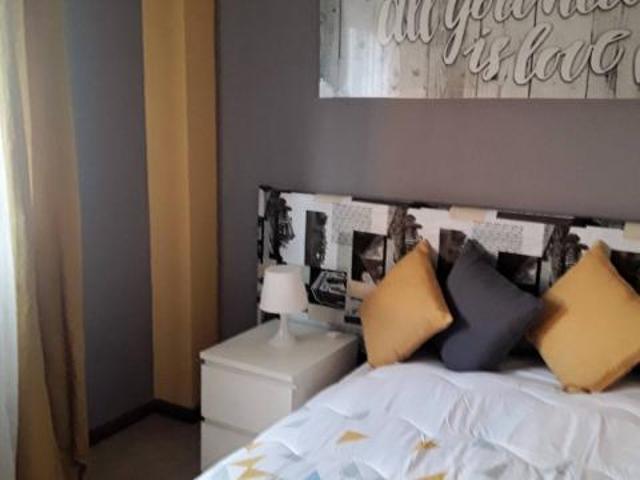 Habitación en alquiler en Alcalá De Henares, Distrito V