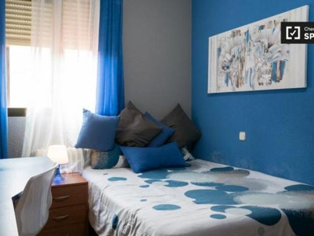 Habitación en alquiler en Alcalá De Henares, Distrito V