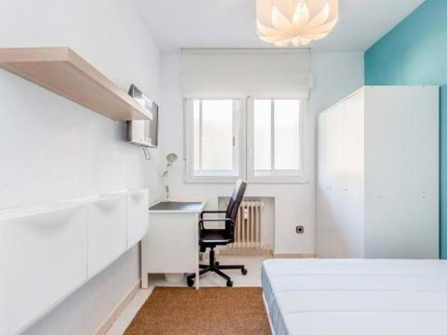 Habitación en alquiler en Alcalá De Henares, Distrito V