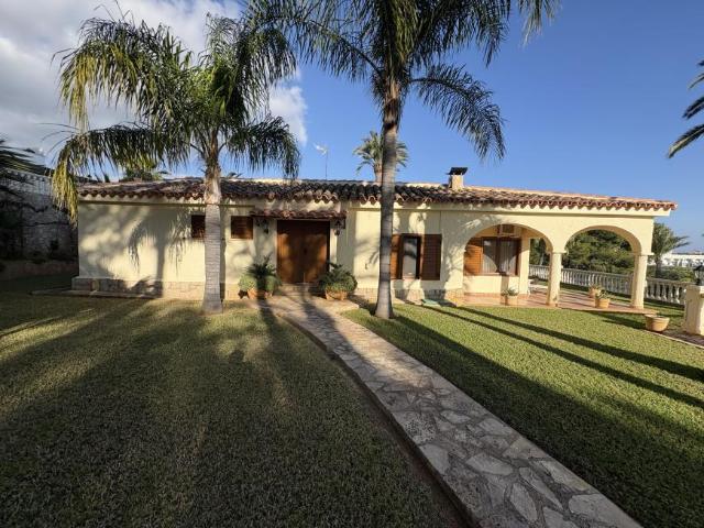 Chalet en venta en Alcossebre, el Baix Maestrat