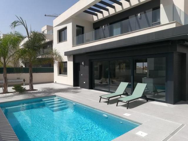 Chalet en venta en Urbanización Montemar, el Baix Segura / La Vega Baja