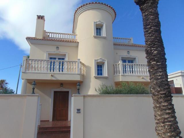 Chalet en venta en Urbanización La Zenia II, el Baix Segura / La Vega Baja