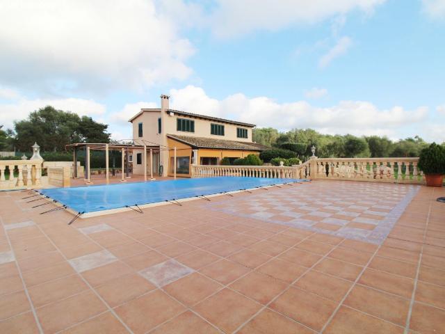 Chalet en venta en Llubí, Baleares