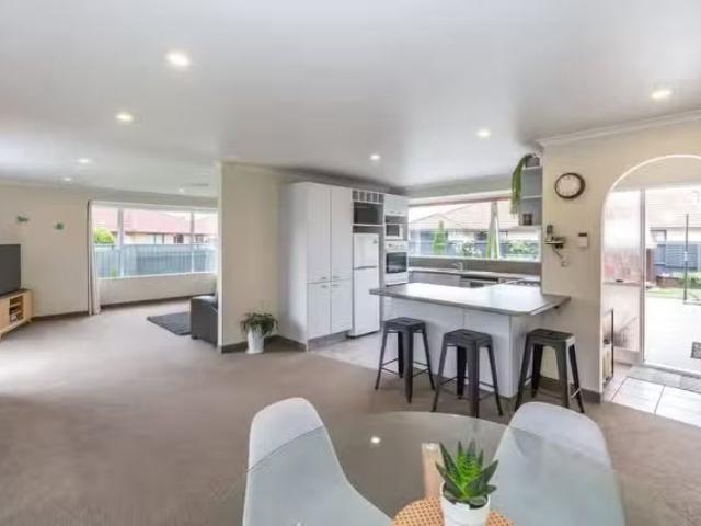 House for rent in Chaslands, Canterbury