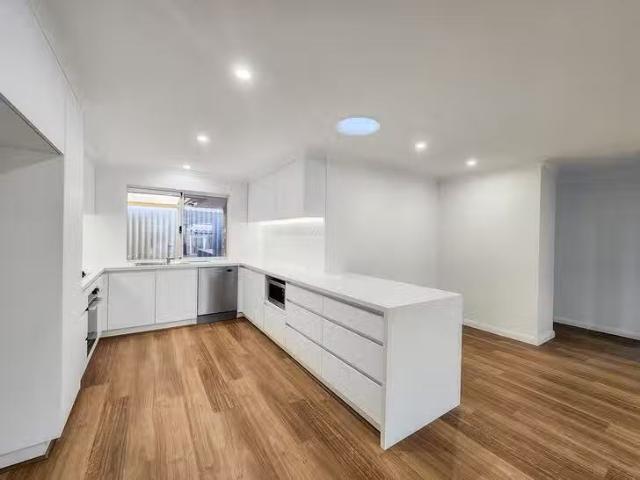 House for rent in Kingsley, Western Australia