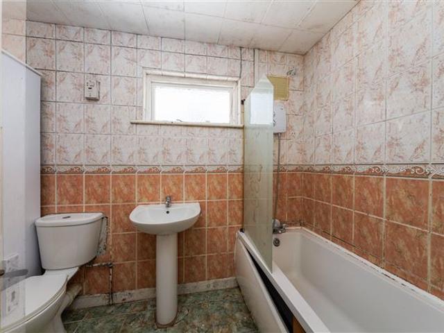 Bungalow for sale in Kingswood