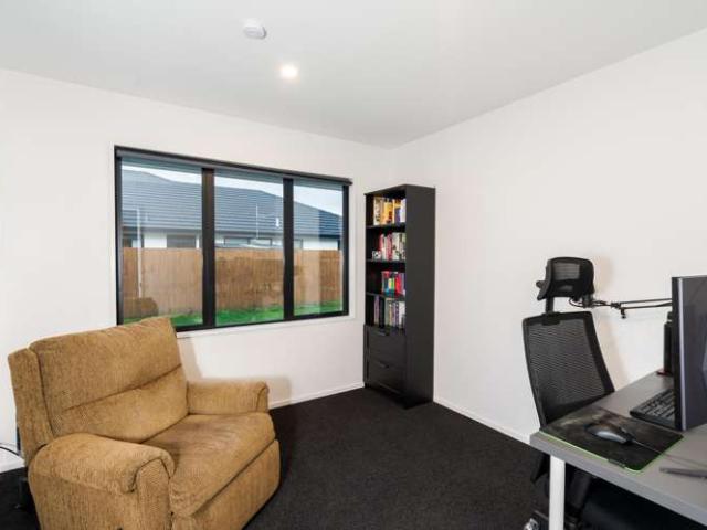 House for sale in Chaslands, Canterbury