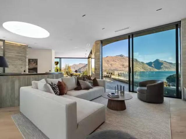 House for sale in Otakou