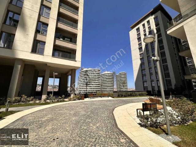 Kadiköy, İstanbul içerisinde kiralık mülk