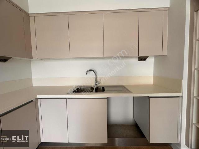 Kadiköy, İstanbul içerisinde kiralık mülk