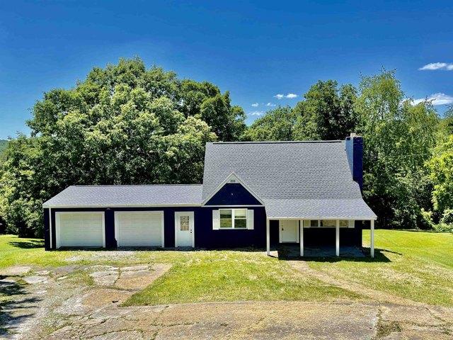 House for sale in Charleston, West Virginia