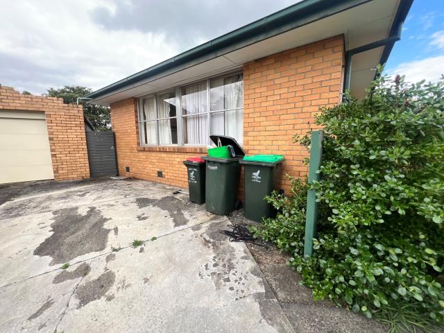 House for rent in Churchill, Victoria