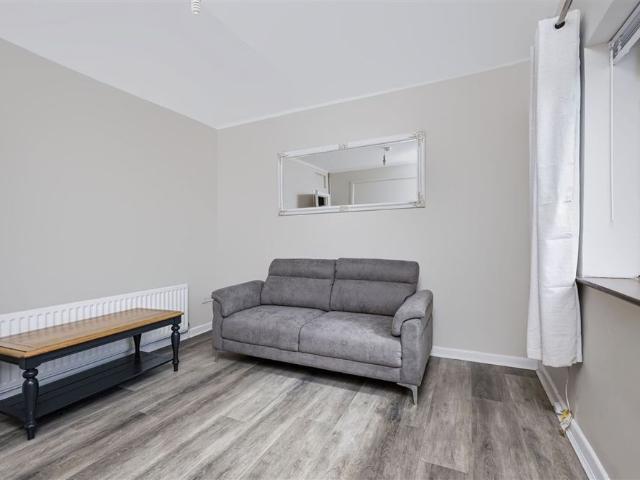 Apartment to rent in Bluebell, North Tipperary