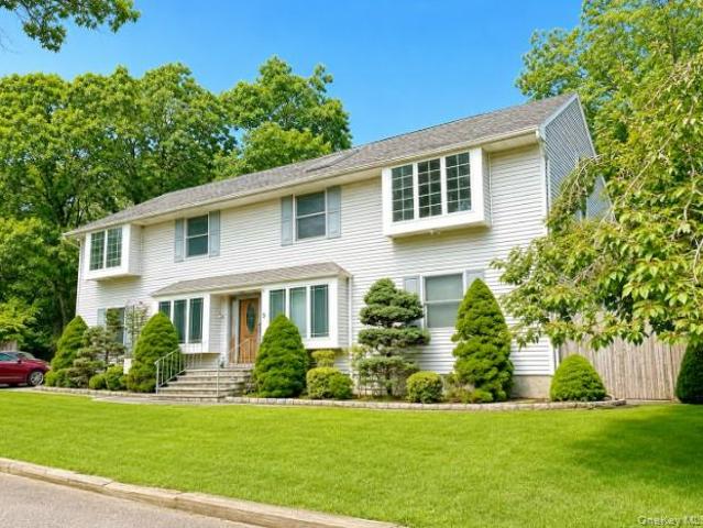 House for sale in Coram, Town of Brookhaven