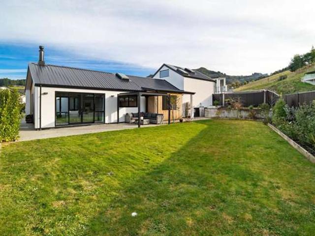 House for sale in Otakou
