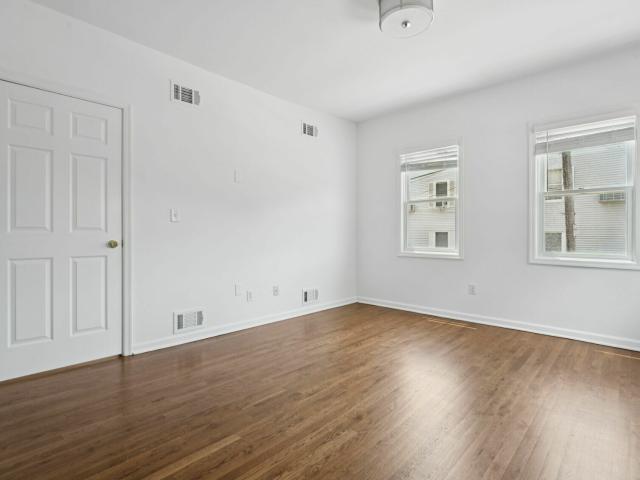 Apartment for sale in Montclair