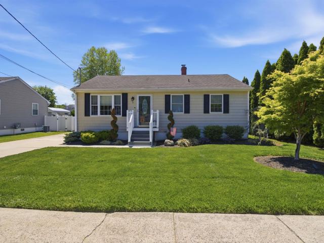 House for sale in Deepwater, New Jersey