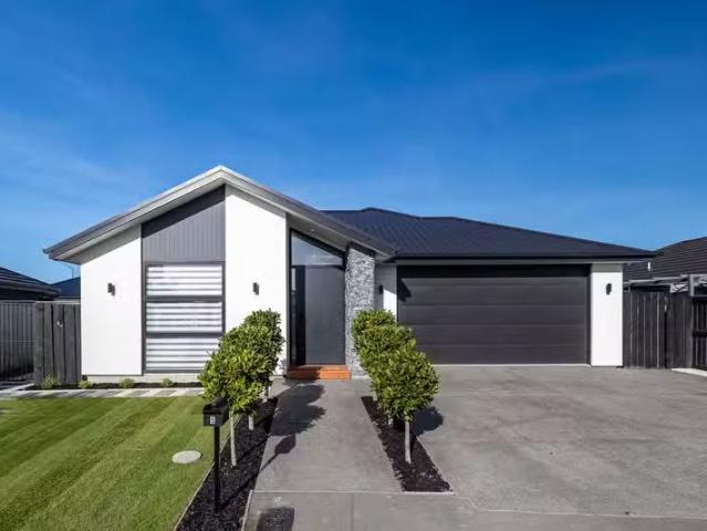 House for sale in Chaslands, Canterbury